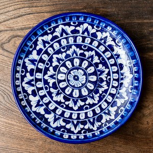 〔中皿 直径：20cm〕ブルーポッタリー ジャイプール陶器の円形飾り皿 大輪