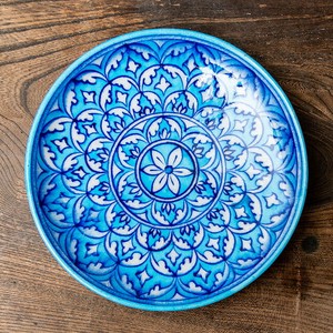 〔中皿 直径：20cm〕ブルーポッタリー ジャイプール陶器の円形飾り皿 大花