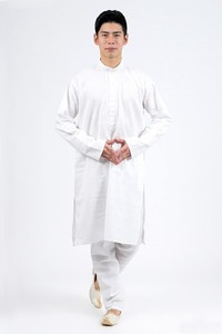 シンプルホワイト　クルタ・パジャマ上下セット　インドの男性民族衣装