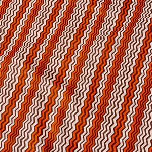 〔1m切り売り〕南インドのジグザグ模様　シェブロン・ストライプ布〔幅約110.5cm〕 - 白×オレンジ×グレー