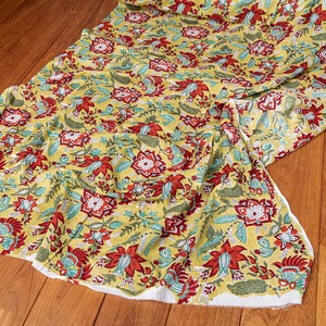 〔1m切り売り〕ジャイプル職人手作り　インド伝統の木版染め更紗マルチクロス　色彩豊かなボタニカルデザイ