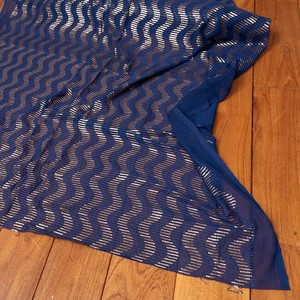 〔1m切り売り〕インドのスパンコール刺繍付き　シフォン生地布〔約106cm〕ネイビー系