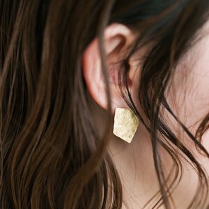 耳环 锤目纹 黄铜 日本制造