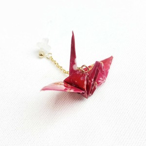 『浴衣小物』折鶴樹脂ポストピアス