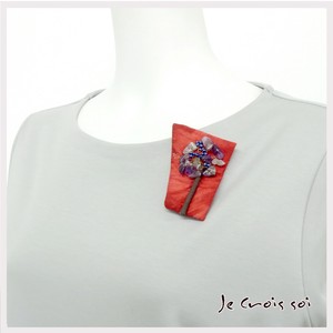 全3色　雑貨  花モチーフ ボタニカルブローチ　マグネットブローチ 　針穴が付かない便利　手刺繍