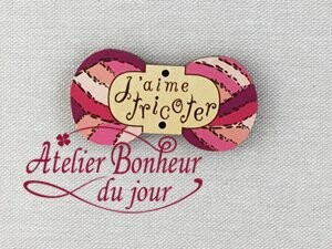 フランス製　木製ボタン J'aime tricoter【編むのが好き・ローズ】