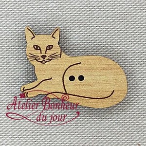 Button Wooden Cat Buttons M