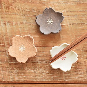 三色桜箸置き【箸置き 日本製 美濃焼 和食器】