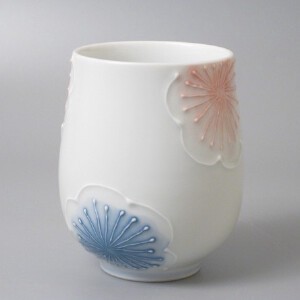 【有田焼】白磁一珍二色花タルコップ（大） 日本製 湯吞 手描き 和食器
