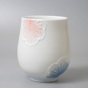 【有田焼】白磁一珍二色花タルコップ（小） 日本製 湯吞 手描き 和食器
