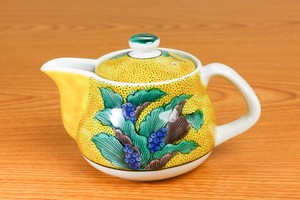 Kutani ware Japanese Teapot Porcelain