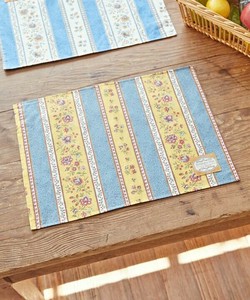 Placemat couplet