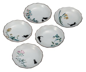日本の伝統工芸品【九谷焼】 4.5号皿揃 さんぽ日和   (K9-73) (K8-50)