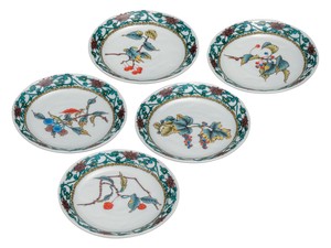日本の伝統工芸品【九谷焼】 5.5号皿揃 山の幸絵変り   (K9-111) (K8-91)