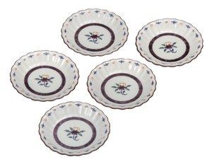 日本の伝統工芸品【九谷焼】 3.5号皿揃 小花文  銀泉窯 (K9-121) (K8-94)