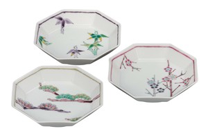 日本の伝統工芸品【九谷焼】 4.5号三つ組皿 松竹梅  大志窯 (K9-392) (K8-377)