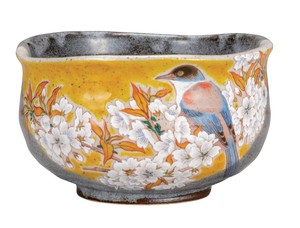 日本の伝統工芸品【九谷焼】 K8-789  抹茶碗 吉田屋山桜に鳥