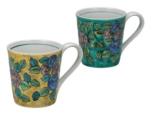 日本の伝統工芸品【九谷焼】 ペアマグカップ 山茶花   (K9-1049) (K8-943)
