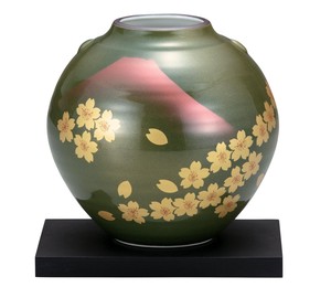 日本の伝統工芸品【九谷焼】 K8-1271 5.5号花瓶 赤富士桜 台付
