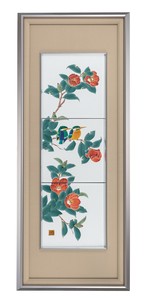 日本の伝統工芸品【九谷焼】 三つ組陶額 花椿に翡翠  山田龍山 (K9-1461) (K8-1362)