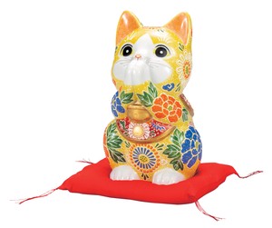 日本の伝統工芸品【九谷焼】 K8-1530 7号お祈り猫 黄盛 布団付