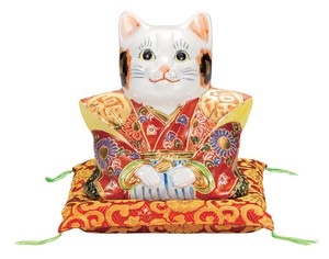 日本の伝統工芸品【九谷焼】 K8-1535 6号福助猫 盛 布団付