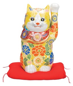 日本の伝統工芸品【九谷焼】 K8-1560 8号招き猫 黄盛 布団付
