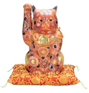 日本の伝統工芸品【九谷焼】 K8-1567 10号招き猫 盛 布団付