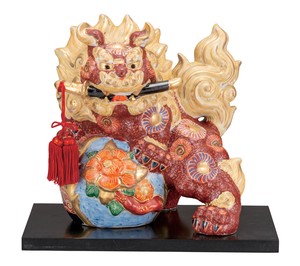 日本の伝統工芸品【九谷焼】 K8-1668 8号剣獅子 盛 台・房付