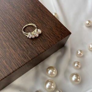 Gold-Based Ring Bijoux