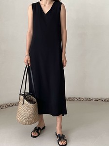 即納！SALE【2023春夏新作】Vネックノースリーブワンピース