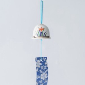 【有田焼】風鈴（古伊万里金彩アヤメ） 日本製 夏 涼しい 陶磁器の風鈴 音色
