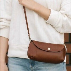 〈日本製〉 栃木レザー 本革ミニショルダー　斜め掛け