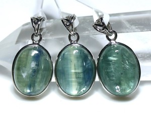 ☆高品質☆【ペンダントトップ】カイヤナイト オーバル型 (タンザニア産) 約13x16mm