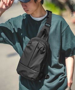 レザーボディバッグ