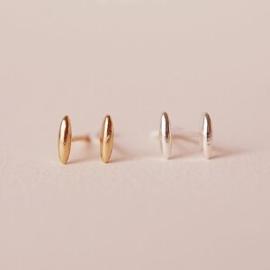〔SV925〕バトンピアス（pierced earrings）