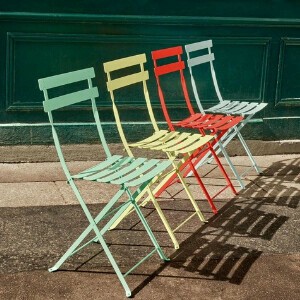 フランス製 屋外家具 24色展開  ビストロメタルチェア