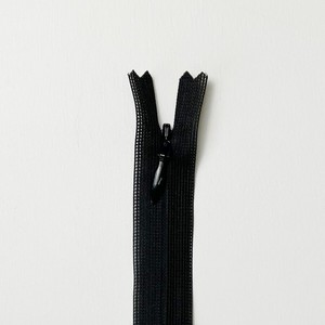 【SALE】コンシールファスナー　ブラック　黒　YKK　日本製　在庫処分　ソーイングパーツ　副資材