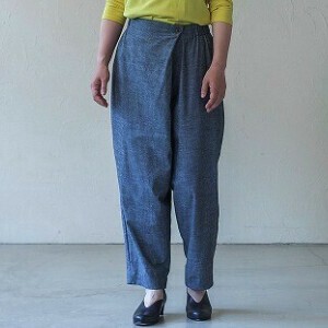 【2024春夏】<フェアトレード>シャンブレーラップテーパードパンツ