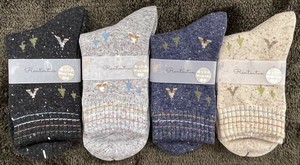 【2023秋冬新作】婦人 ウールネップ　キャンプ柄