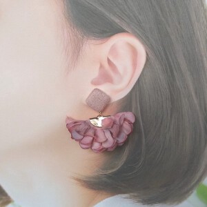 Pierced Earrings Gold Post Pink