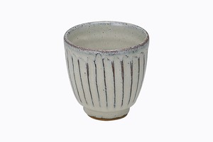 白釉彫　湯呑【日本製 信楽焼 陶器 毎日の生活に】