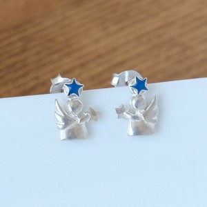 クリスマスシリーズ：天使モチーフにブルーの星を頭にのせたSILVER925ピアス