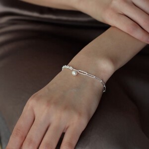 Gemstone Bracelet Pearls/Moon Stone Made in Japan