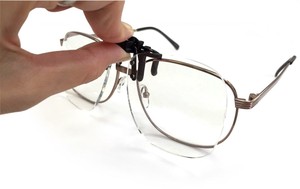 クリップで簡単に老眼鏡に! CLIP UP クリップアップシニアグラス Mサイズ SL-182M　+2.5