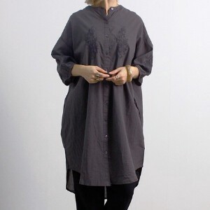 インド綿 フラワー刺繍チュニック丈シャツ 半袖  SS ブラウス 綿キャンブリック バンドカラー