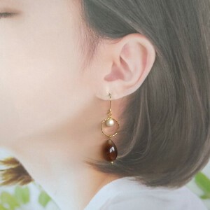 Pierced Earrings Gold Post Pearl Brown Cotton