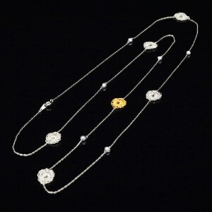 【日本製】wanoiro Fleur de tricot 銀糸小花のステーションネックレス