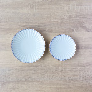 皿 プレート  菊型 有田焼 白 18cm  14cm お皿 食器  飲食店 ホテル 陶磁器 日本製
