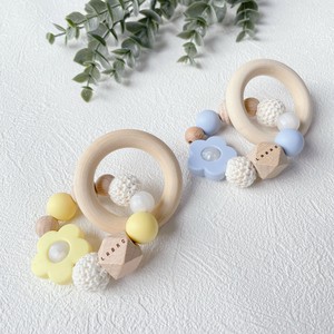 歯固め　花柄　おもちゃ　赤ちゃん　日本製　出産祝い　ベビー　シリコン　木製　ファーストトイ